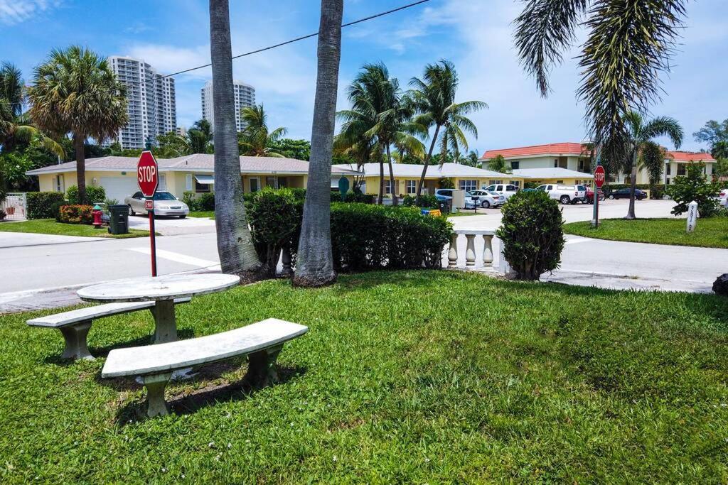 The Beach House At Seascape Steps From The Beach, Marina And Shops! West Palm Beach Exterior photo
