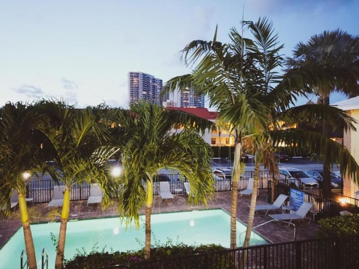 The Beach House At Seascape Steps From The Beach, Marina And Shops! West Palm Beach Exterior photo